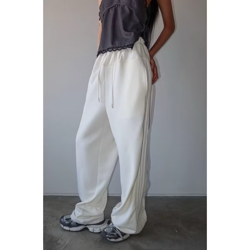 《HSS 韓國代購》正韓 🇰🇷 東大門  側白邊斜條設計耶修身下抽繩縮口休閒棉褲-細節圖7