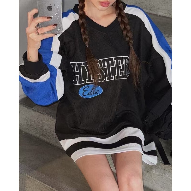 《HSS 國際代購》韓國代購 正韓 🇰🇷 東大門 V領大學T微性感下半身失蹤 男友風球衣 棒球球衣-細節圖2