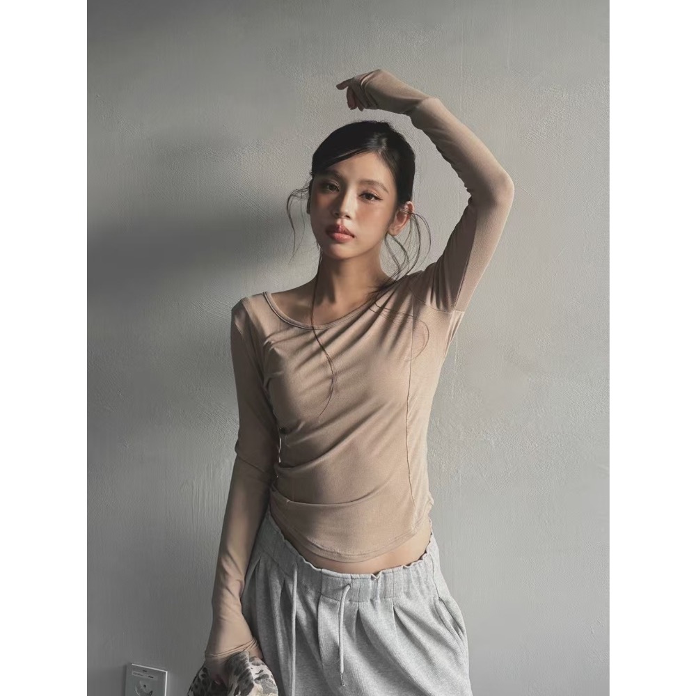 《HSS 韓國代購》正韓 🇰🇷 東大門 後露背露肩 修身馬甲線 純色薄長袖上衣-細節圖7