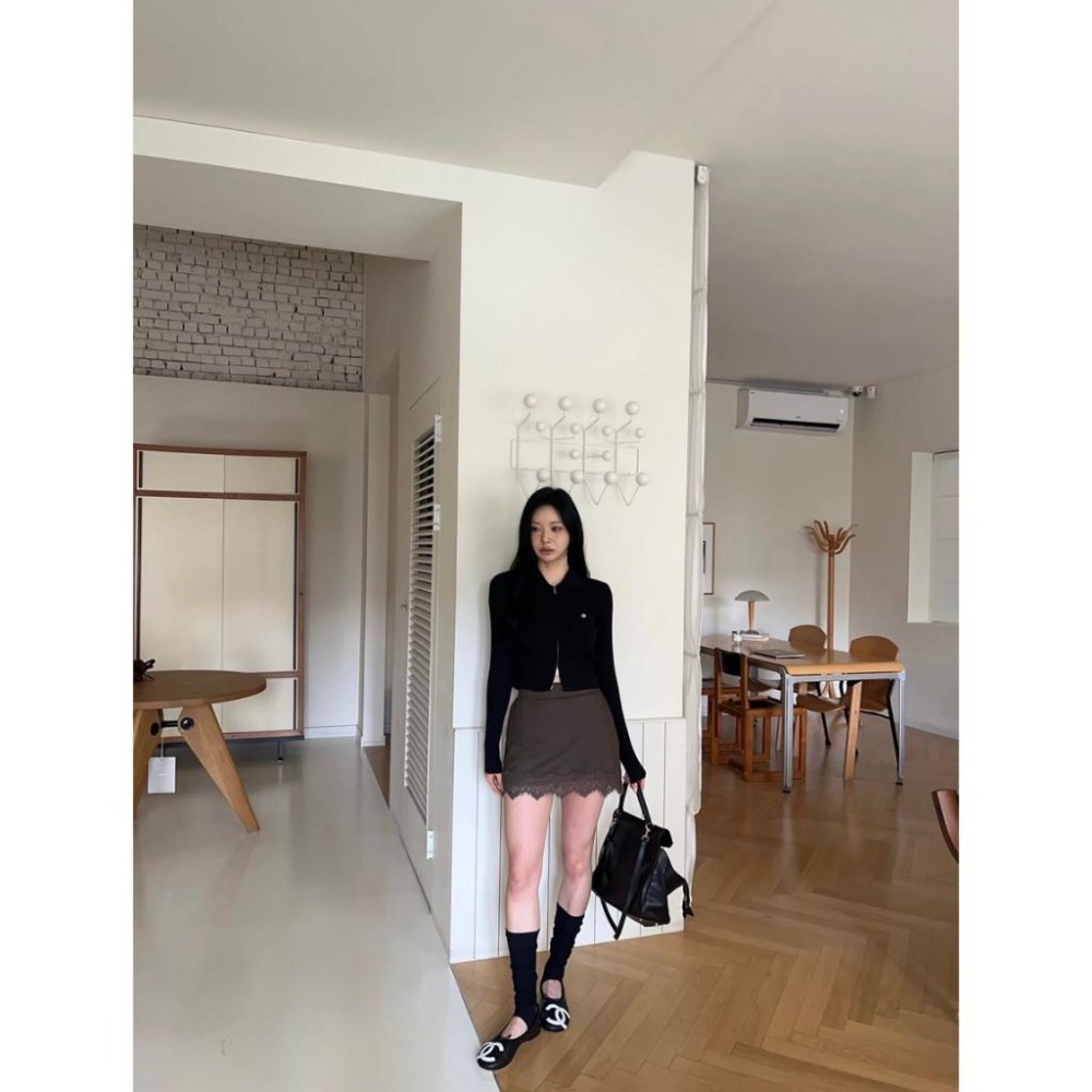 Twins 🇰🇷 韓國代購 東大門 正韓 早秋款 蕾絲西裝褲裙-細節圖7