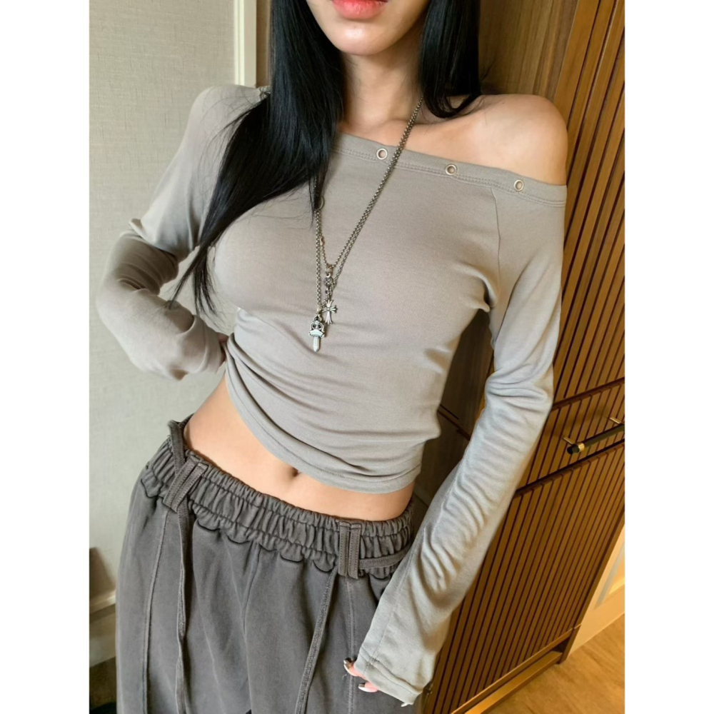 Twins 🇰🇷 韓國代購 東大門 正韓 早秋款 領口鐵圈斜肩上衣-細節圖3