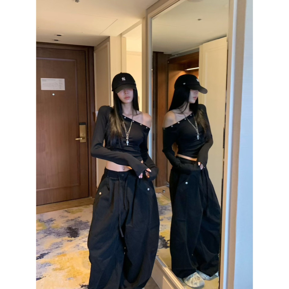 Twins 🇰🇷 韓國代購 東大門 正韓 早秋款 領口鐵圈斜肩上衣-細節圖9