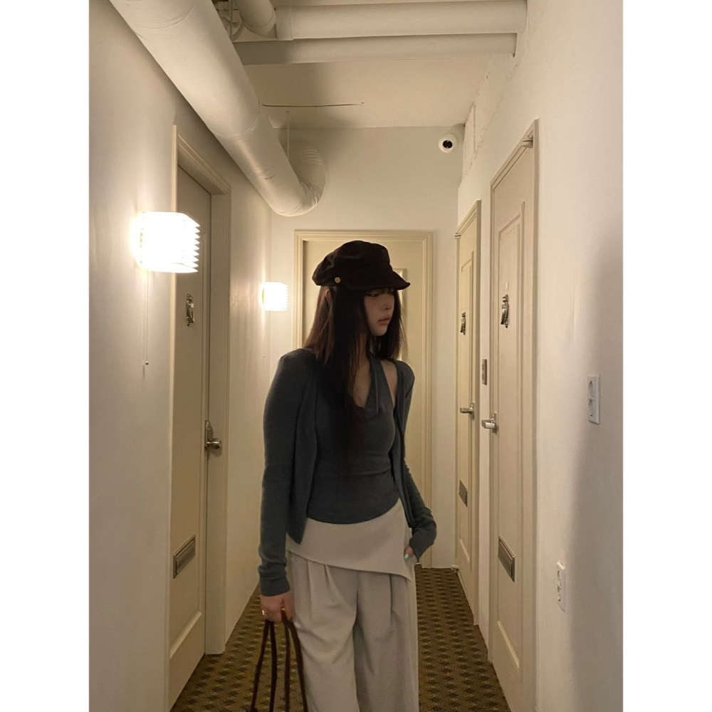 Twins 🇰🇷 韓國代購 東大門 正韓 早秋款 掛脖背心+小外套Set-細節圖4