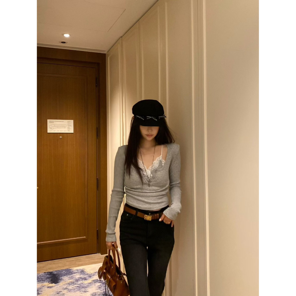 Twins 🇰🇷 韓國代購 東大門 正韓 早秋款 細肩蕾絲假兩件上衣-細節圖2