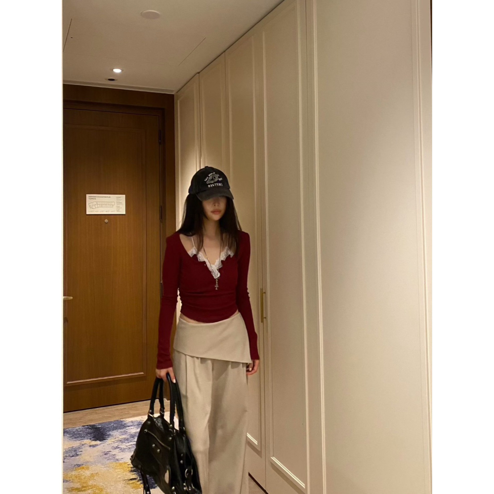 Twins 🇰🇷 韓國代購 東大門 正韓 早秋款 細肩蕾絲假兩件上衣-細節圖5