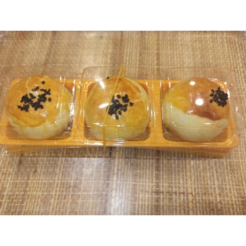 萬華太和餅舖 烏豆沙蛋黃酥(蛋素) 3個一組~-細節圖2