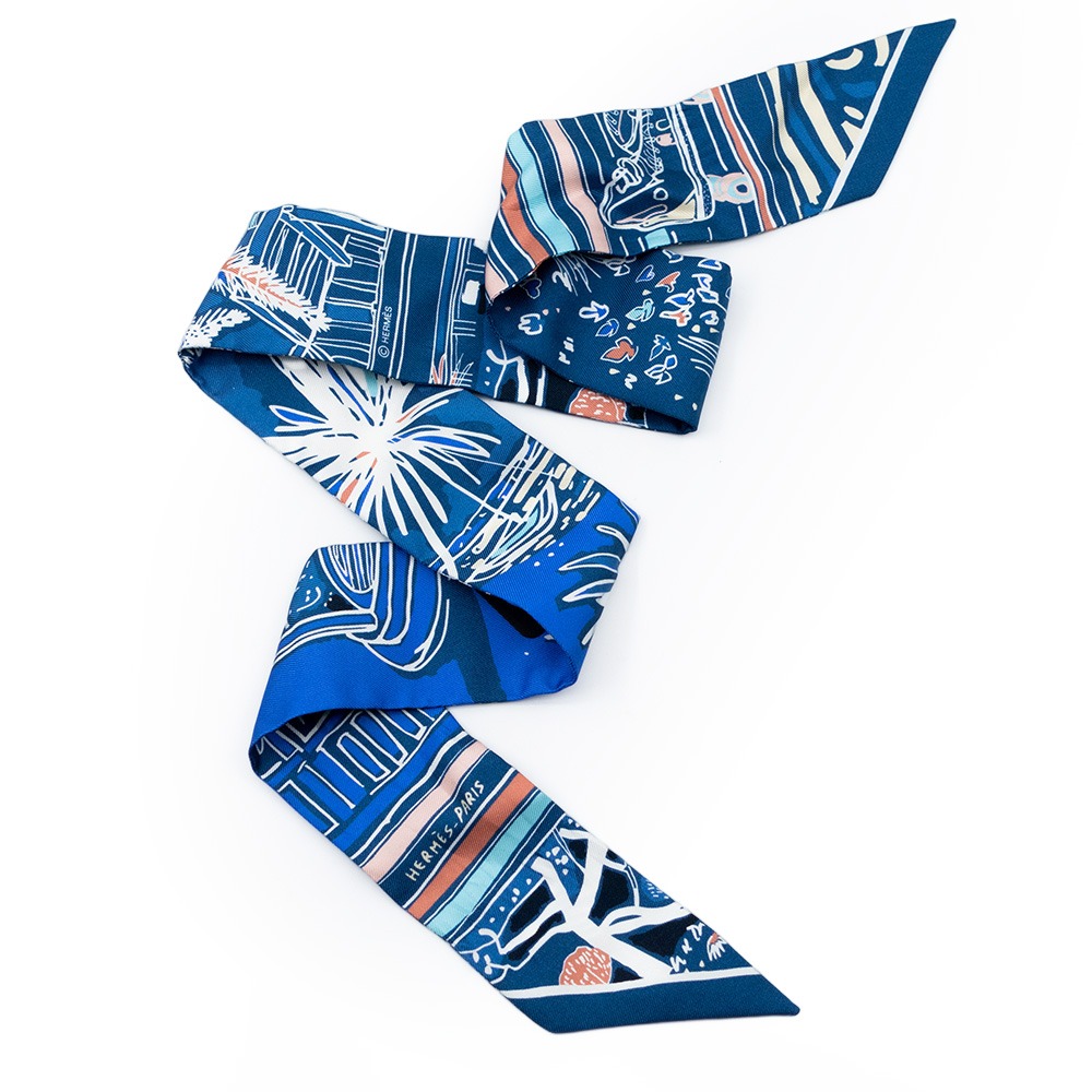 【HERMES 愛馬仕】 HERMES Rayures dEte 假日風景 Twilly絲巾 [藍色]-細節圖2