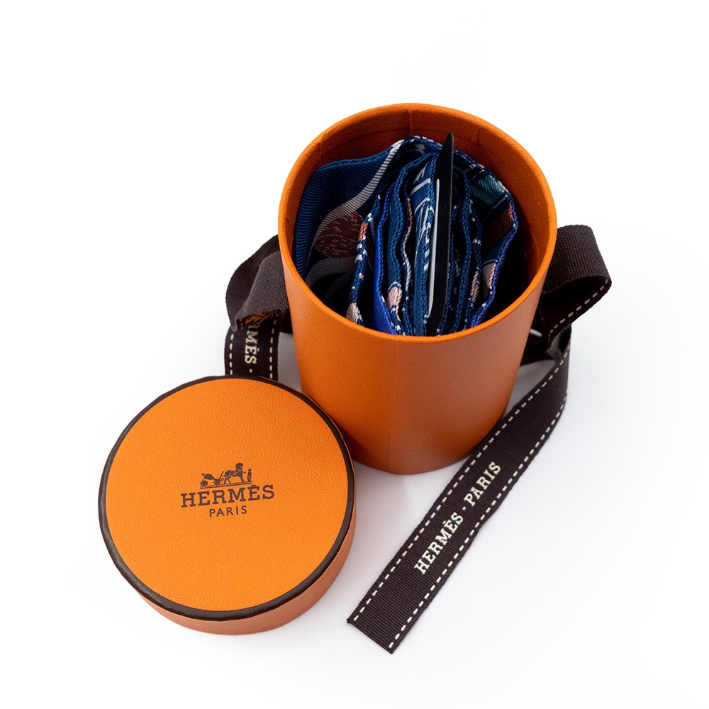 【HERMES 愛馬仕】 HERMES Rayures dEte 假日風景 Twilly絲巾 [藍色]-細節圖4