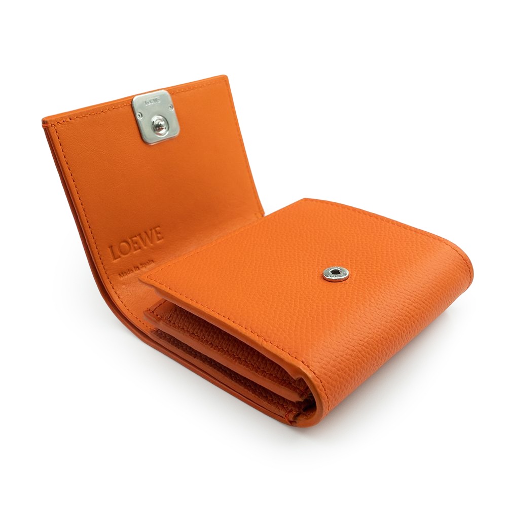 【LOEWE 羅威】 LOEWE 石紋小牛皮Anagram翻蓋短夾  __DVSHOP 保證正貨 台灣現貨不用等-細節圖3