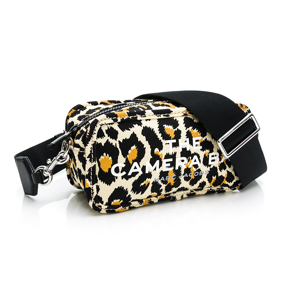 【MARC JACOBS】 字母LOGO豹紋帆布相機包 [豹紋]  __DVSHOP 保證正貨 台灣現貨不用等-細節圖2