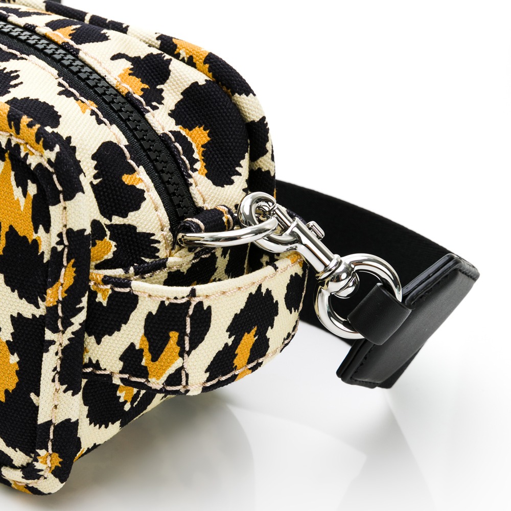 【MARC JACOBS】 字母LOGO豹紋帆布相機包 [豹紋]  __DVSHOP 保證正貨 台灣現貨不用等-細節圖5