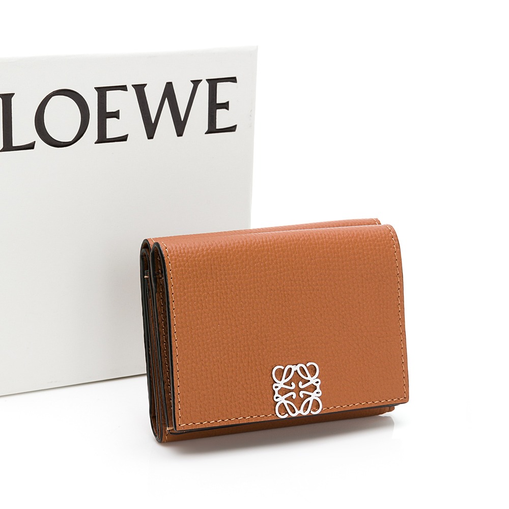 【LOEWE 羅威】 LOEWE 翻蓋釦式三折短夾 (棕)  __DVSHOP 保證正貨 台灣現貨不用等-細節圖2