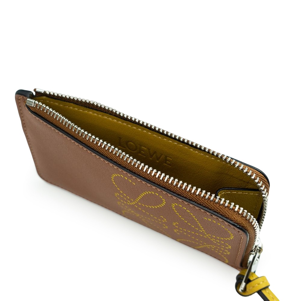 【LOEWE 羅威】 LOEWE 經典小牛皮雷射切割 Anagram卡包 (外棕/內裡黃)  __DVSHOP 保證正貨-細節圖3