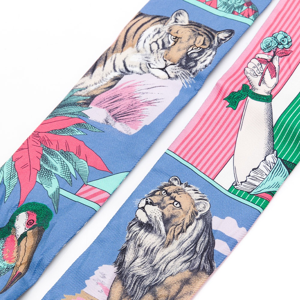 【HERMES 愛馬仕】 HERMES 大劇院斜紋綁包絲巾 藍格紋/粉/咖  __DVSHOP 保證正貨 台灣現貨不用等-細節圖4