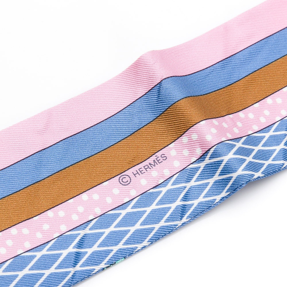 【HERMES 愛馬仕】 HERMES 大劇院斜紋綁包絲巾 藍格紋/粉/咖  __DVSHOP 保證正貨 台灣現貨不用等-細節圖5