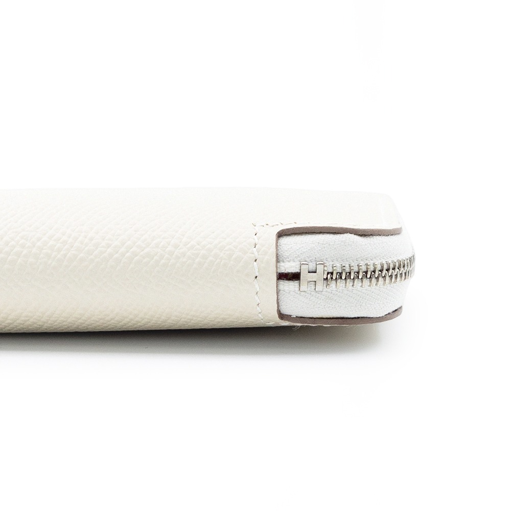 【HERMES 愛馬仕】 HERMES 經典SILK IN系列 EPSOM小牛皮拉鍊絲巾長夾 內紫馬車 [白]-細節圖4