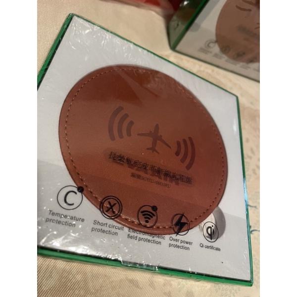 [聊聊現貨特價390]長榮航空皮革無線充電盤-細節圖2