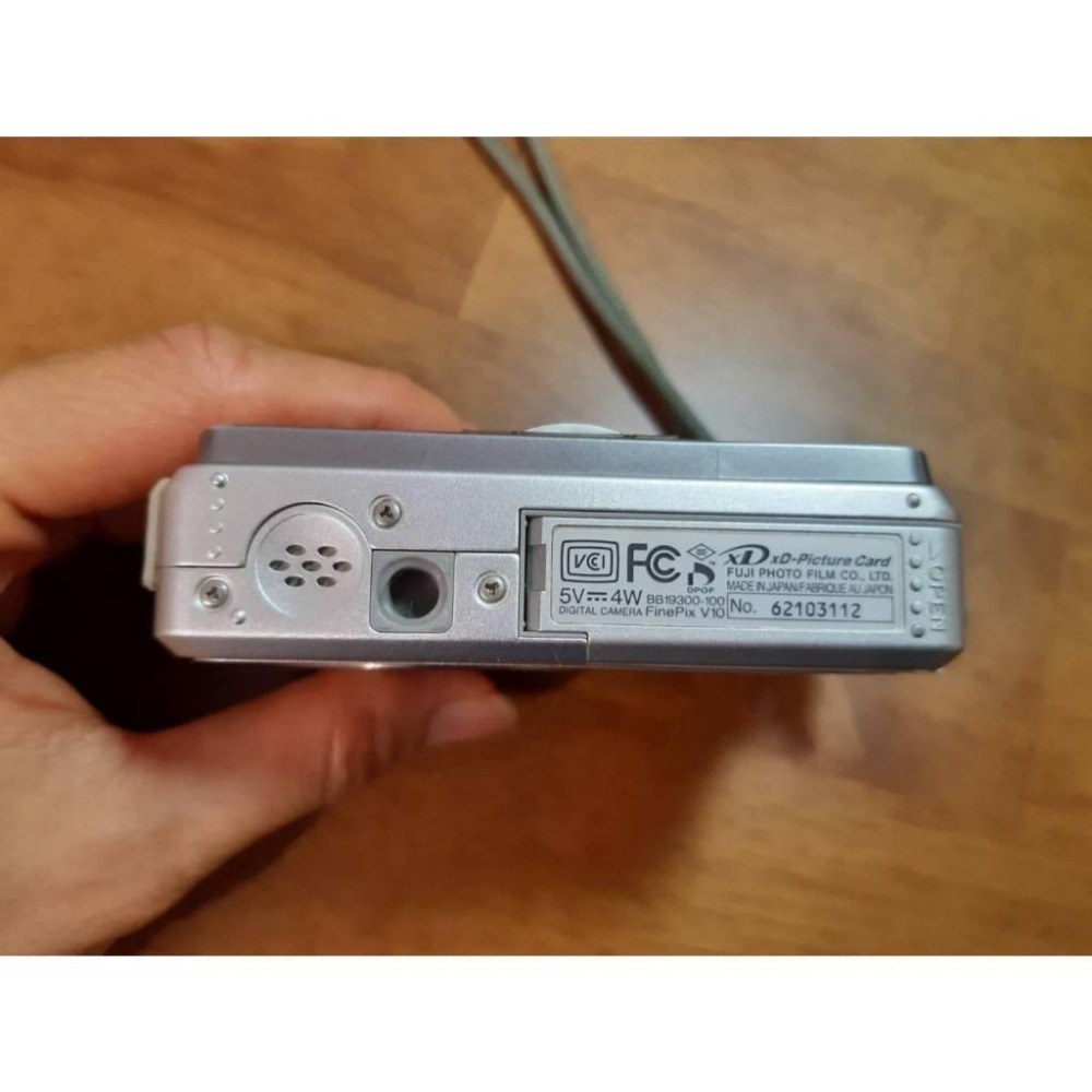 日版  FUJIFILM 富士Finepix V10 亮橘小方塊機-細節圖3