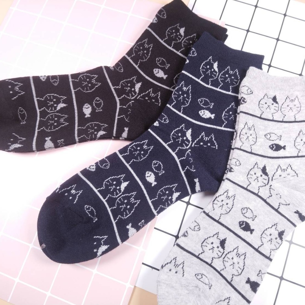 【現貨】Trois Epri 邊線上的貓和魚襪 日本女襪 日系女襪 貓紋襪 造型襪 短筒襪 少女襪 女襪 襪子-細節圖2