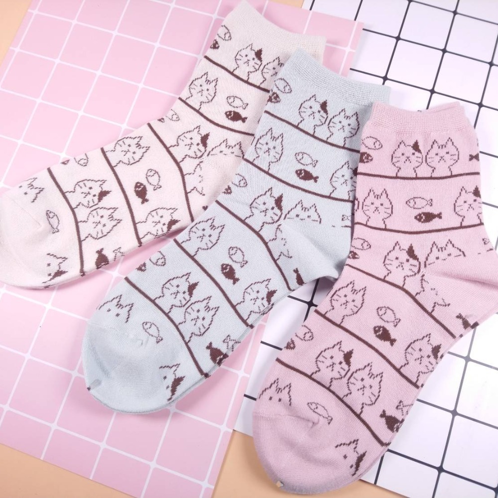 【現貨】Trois Epri 邊線上的貓和魚襪 日本女襪 日系女襪 貓紋襪 造型襪 短筒襪 少女襪 女襪 襪子-細節圖3