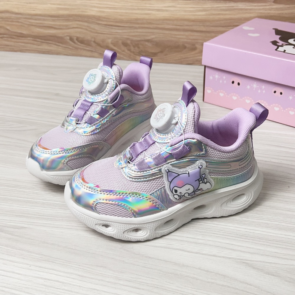 庫洛米 童鞋 旋鈕式運動鞋 走路會閃燈 炫彩銀色 兒童輕量休閒鞋 三麗鷗正版-細節圖3