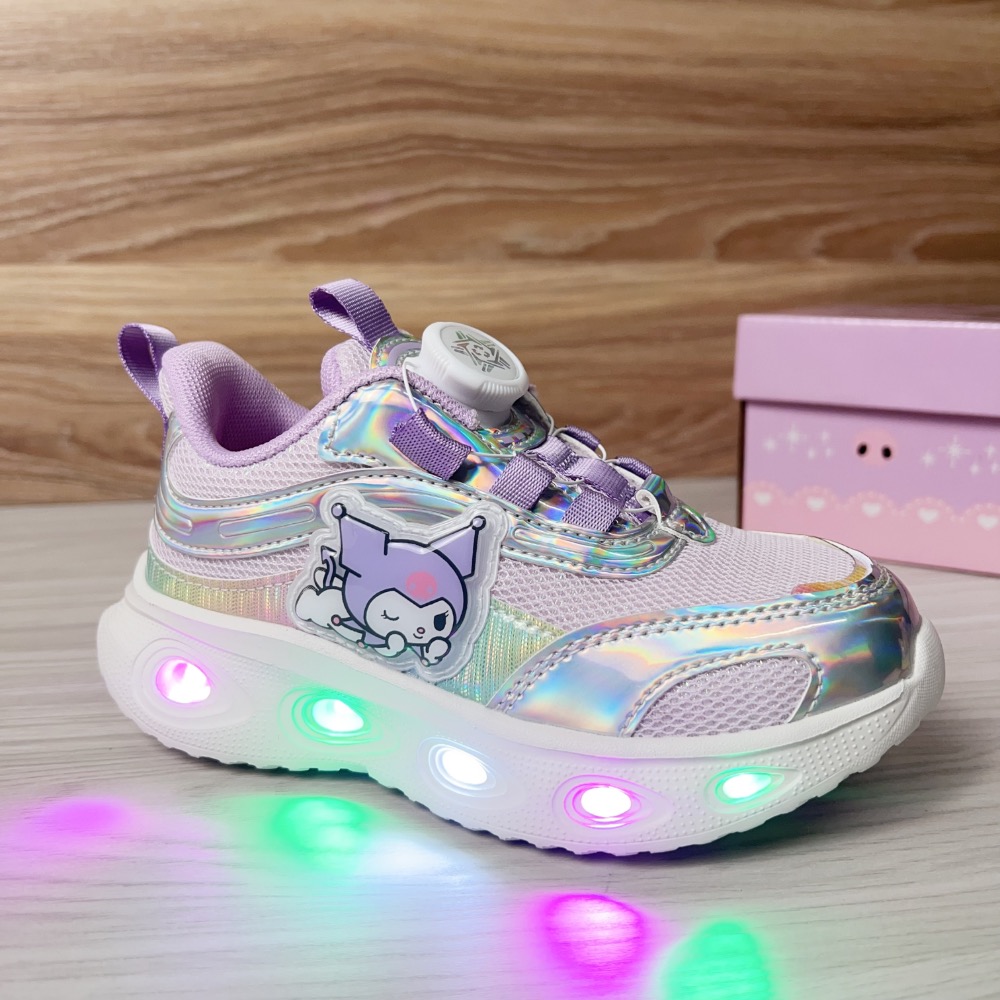 庫洛米 童鞋 旋鈕式運動鞋 走路會閃燈 炫彩銀色 兒童輕量休閒鞋 三麗鷗正版-細節圖4