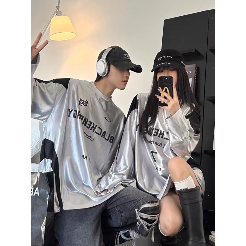 ￼現貨！美式復古🖤光澤感球衣韓團銀色長袖T恤運動風衛衣銀色上衣休閒風球衣長袖T恤潮流new jeans大學t-細節圖6