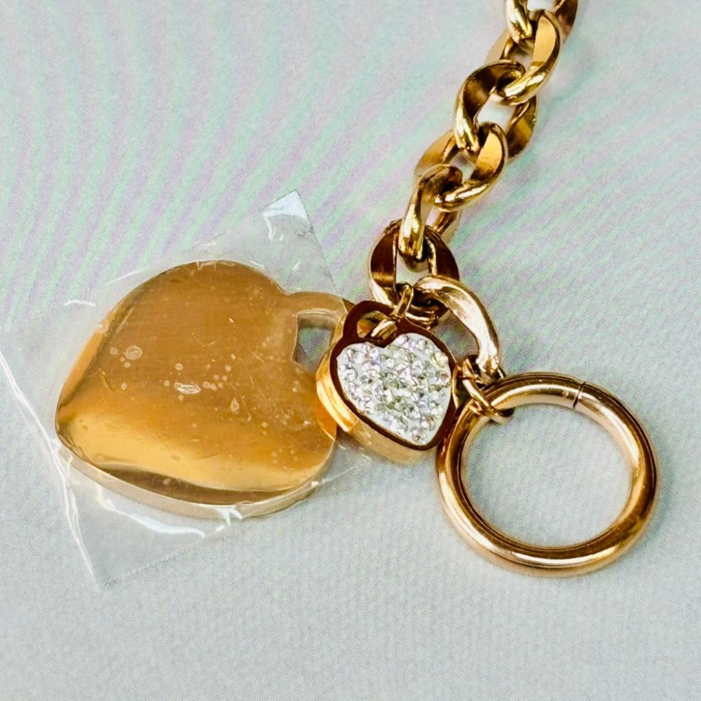 3123MY【小確幸飾品】鈦鋼手鍊 鈦鋼 醫療鋼 抗過敏 不褪色 防水 耐磨 金色 玫瑰金 銀色 OT扣 愛心 英文-細節圖3