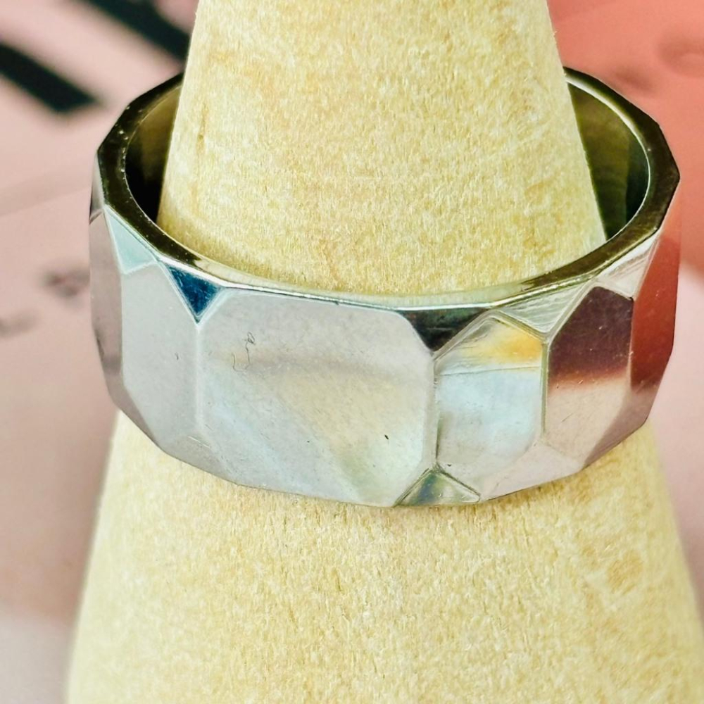 4045AP【小確幸飾品】鈦鋼戒指 抗過敏 不褪色 防水 耐磨 固定戒圍 低調 質感 極簡 時尚 百搭 多面 菱面-細節圖3