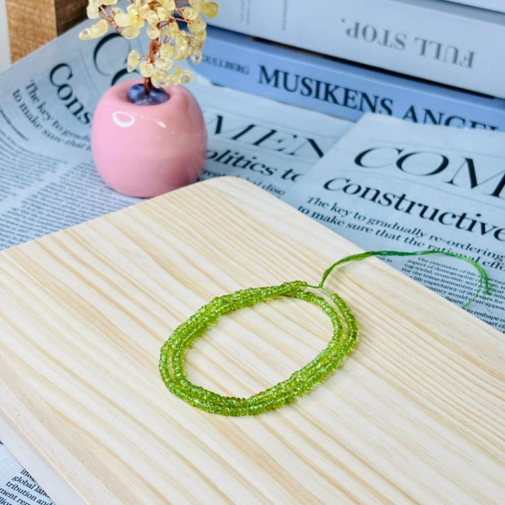 8332AP【小確幸飾品】橄欖石手串 五行木能量 心輪療癒 天然礦石-細節圖2