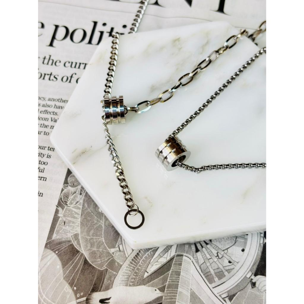 2006MA【小確幸飾品】造型吊墜鈦鋼項鍊 抗過敏 不褪色 旋轉笑臉 雛菊 小蠻腰 幾何方塊 雙鍊 黑色 愛心 字母熊-細節圖5