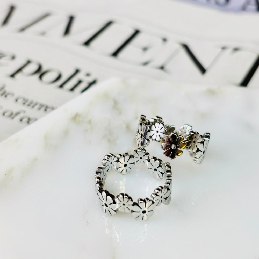 4101MA【小確幸飾品】鈦鋼戒指 抗過敏 不褪色 防水 耐磨 固定戒圍 質感 花朵 不規則長方波浪 鏤空蝴蝶 鏤空交叉-細節圖3