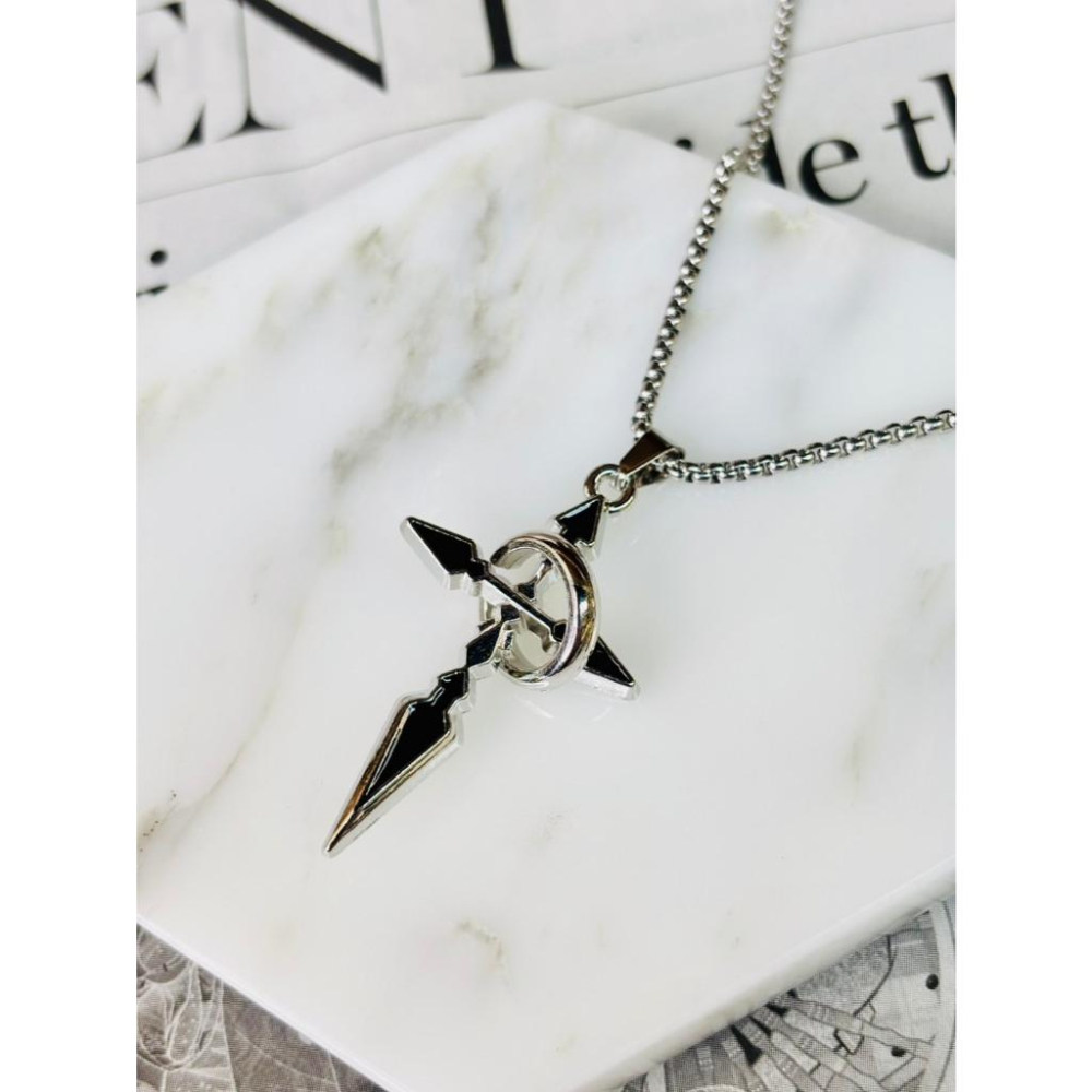 2016MA【小確幸飾品】造型吊墜鈦鋼項鍊 天使之翼 黑釉十字架 黑鋯石 纏繞黑鋯石 字母H 可樂 軍牌-細節圖3