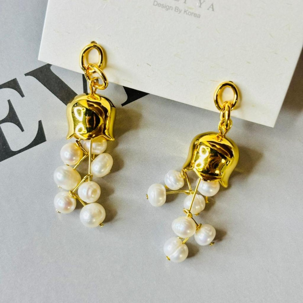 1001AP【小確幸飾品】珍珠耳飾 耳環 耳扣 貝珠 珍珠 金色 巴洛克 雙珠 鈴蘭花 粉滴釉 線條 花籃 圈圈-細節圖3