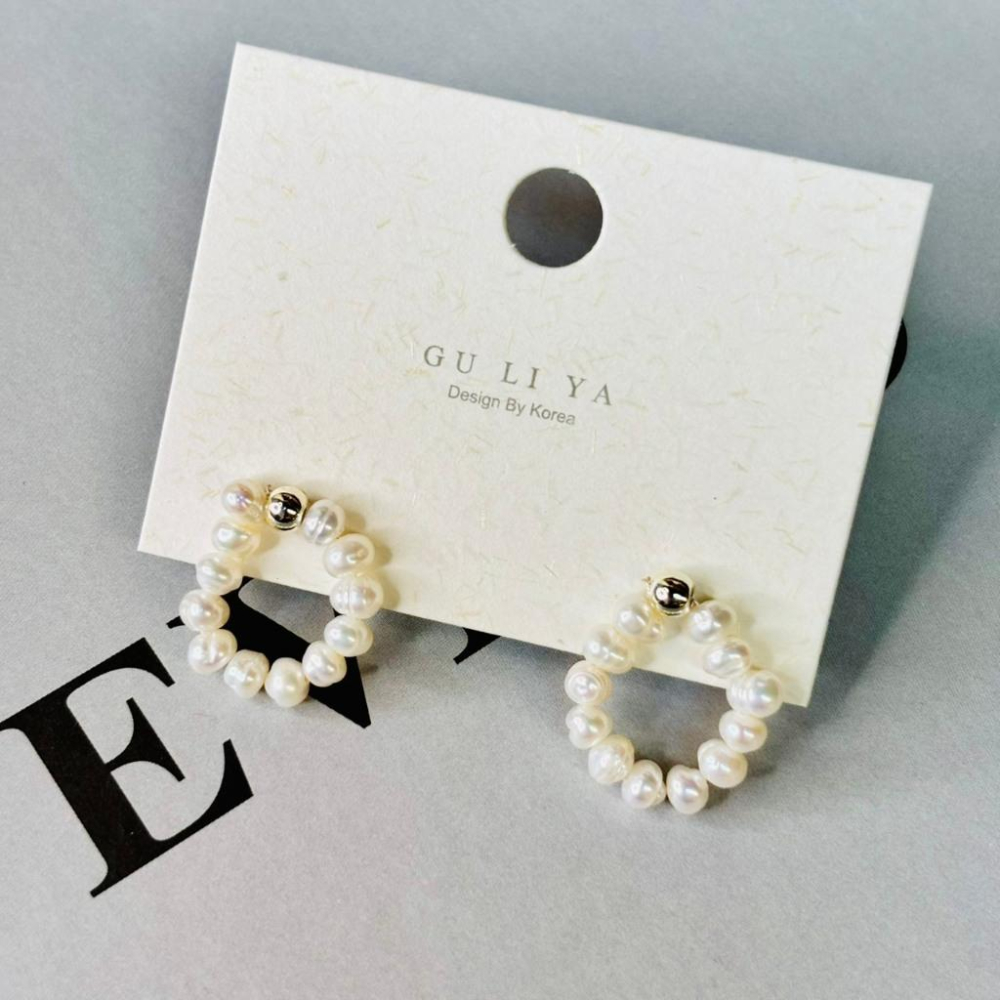 1001AP【小確幸飾品】珍珠耳飾 耳環 耳扣 貝珠 珍珠 金色 巴洛克 雙珠 鈴蘭花 粉滴釉 線條 花籃 圈圈-細節圖7