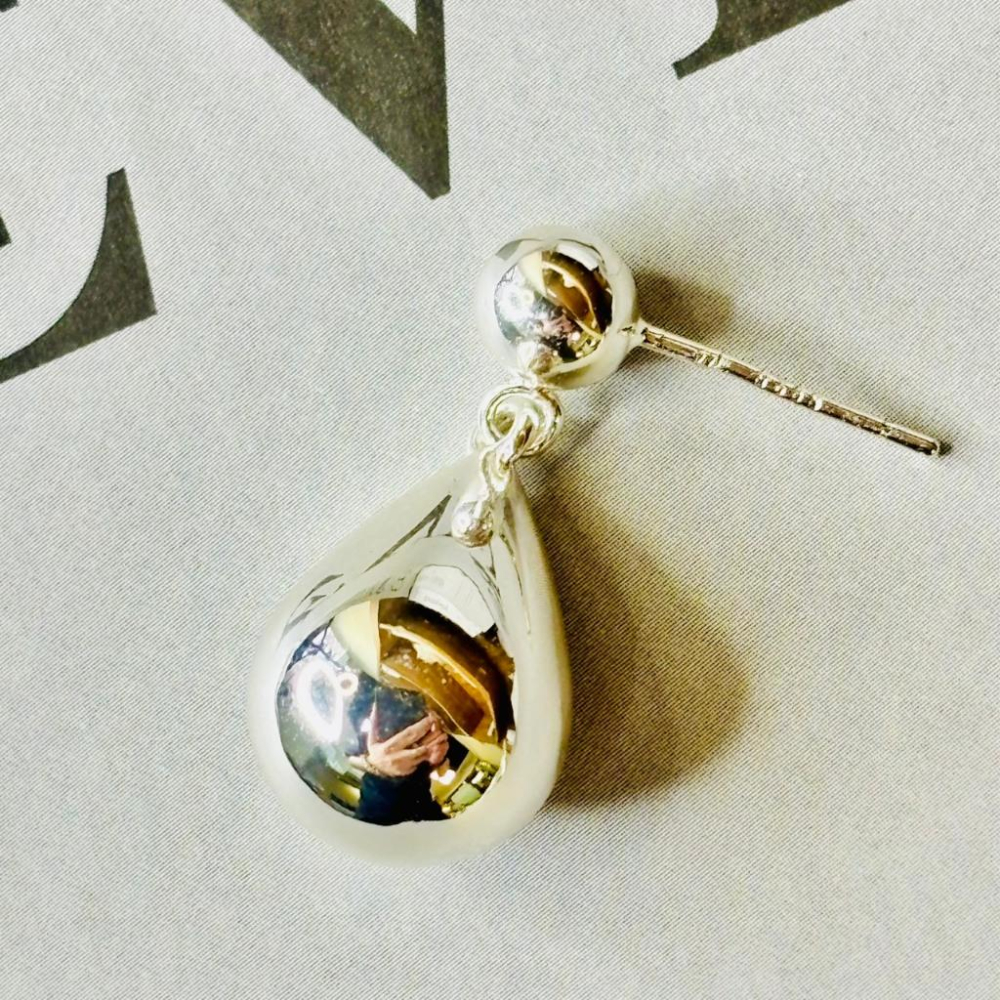 1010AP【小確幸飾品】流行耳飾 耳環 耳扣 金色 銀色 雙C 愛心 水滴 撞色 拉絲 麻花-細節圖4