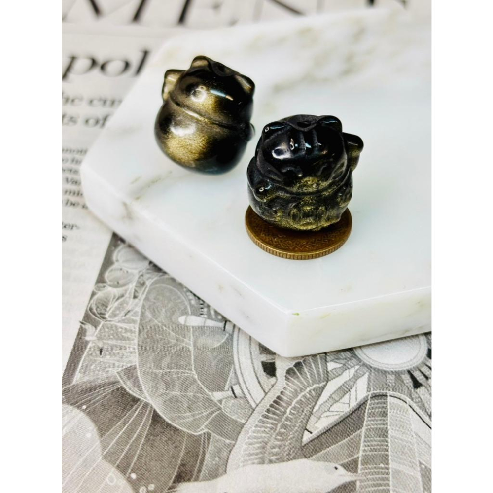 【小確幸飾品】水晶吊飾 螢石 金曜石 珊瑚玉 青提奶蓋岫玉 粉水晶 草莓晶 招財貓 泰迪 坐熊 熊熊-細節圖3