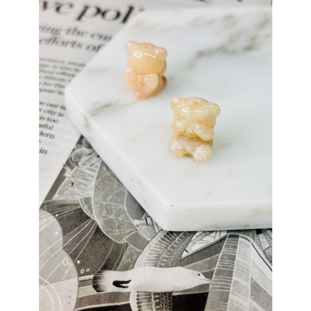 【小確幸飾品】水晶吊飾 螢石 金曜石 珊瑚玉 青提奶蓋岫玉 粉水晶 草莓晶 招財貓 泰迪 坐熊 熊熊-細節圖5