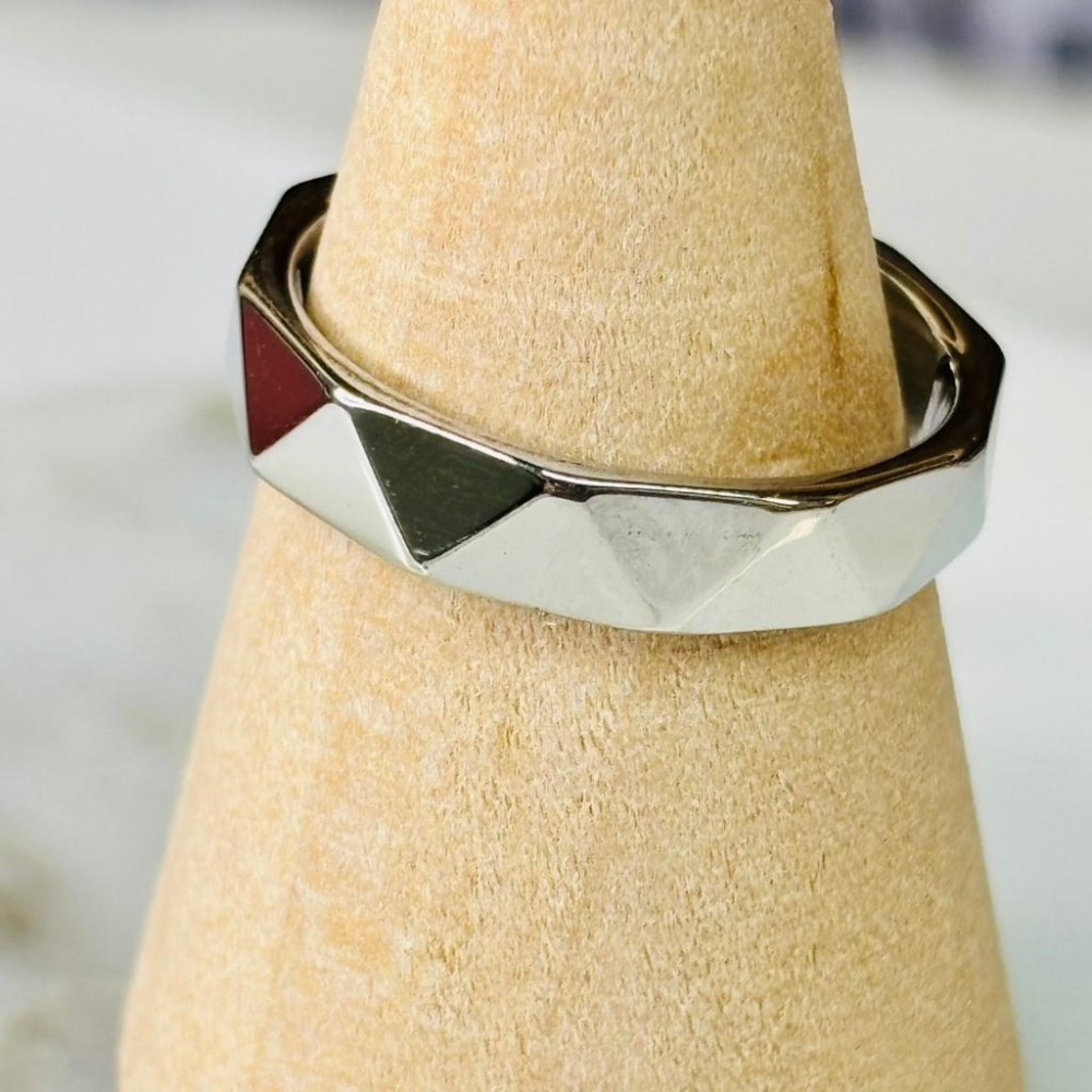 4074MA【小確幸飾品】鈦鋼戒指 抗過敏 不褪色 防水 耐磨 固定戒圍 質感 甜酷 金色 玫瑰金 銀色 戒寬4mm-細節圖4