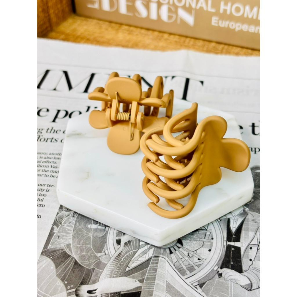 5013DE【小確幸飾品】馬尾抓夾 中型 大型 日韓 簡約 質感 米白 冰河藍 深海藍 淺咖 深咖 紫羅蘭 薄荷綠-細節圖2