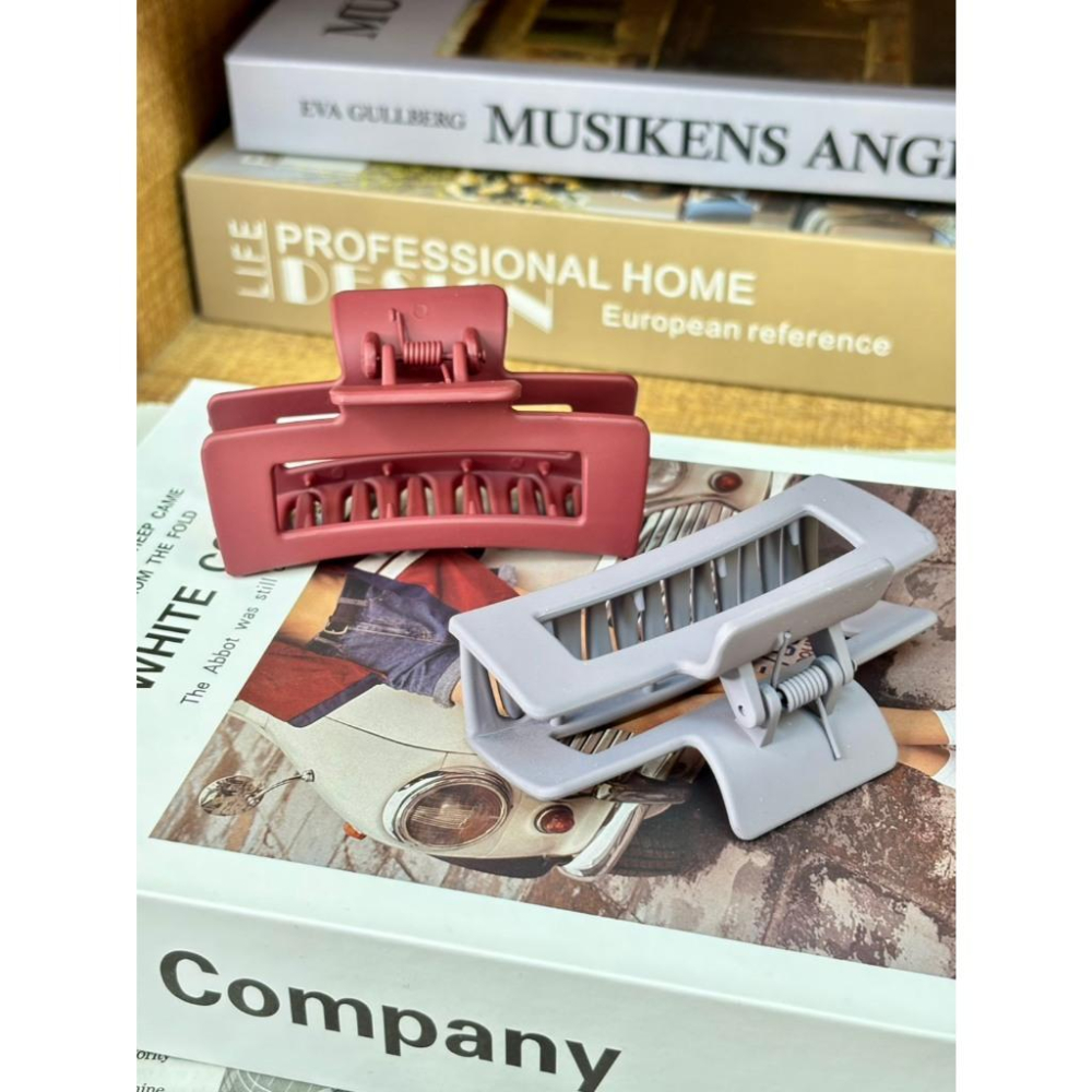 5013DE【小確幸飾品】馬尾抓夾 中型 大型 日韓 簡約 質感 米白 冰河藍 深海藍 淺咖 深咖 紫羅蘭 薄荷綠-細節圖5