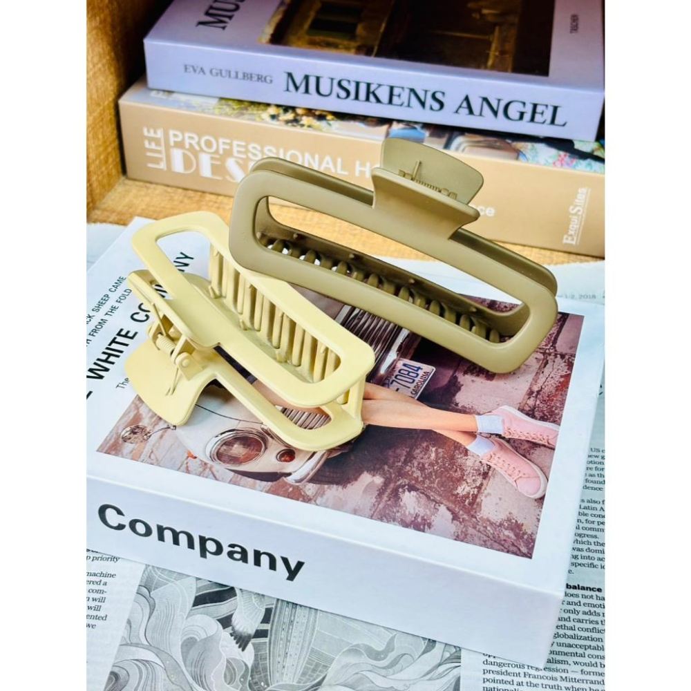 5013DE【小確幸飾品】馬尾抓夾 中型 大型 日韓 簡約 質感 米白 冰河藍 深海藍 淺咖 深咖 紫羅蘭 薄荷綠-細節圖9