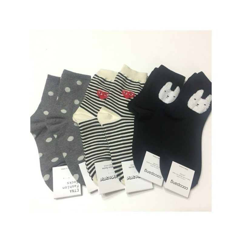 ✨台灣現貨✨😘正韓😘卡通刺繡條紋點點中筒襪｜舒適百搭棉質女襪｜二款（灰底圓點/愛心條紋）-細節圖2