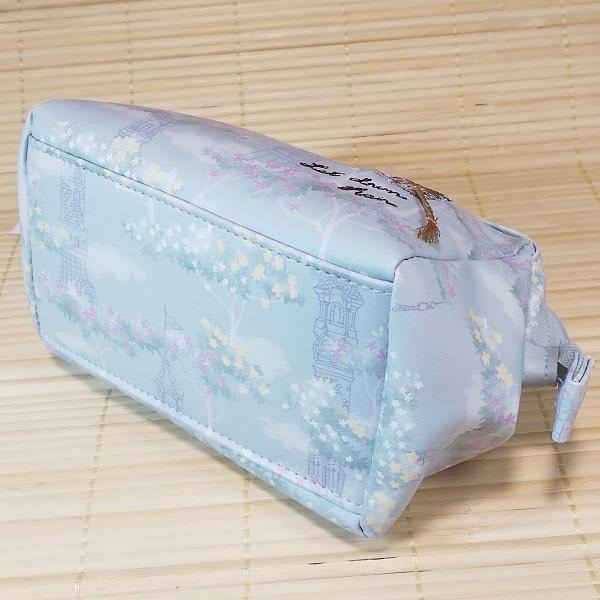 親親寶貝【現貨】 日本正版 特價 加藤真治 童話系列 刺繡 收納包 化妝包 包包 長髮公主 禮物 萬用包 船型包-細節圖4