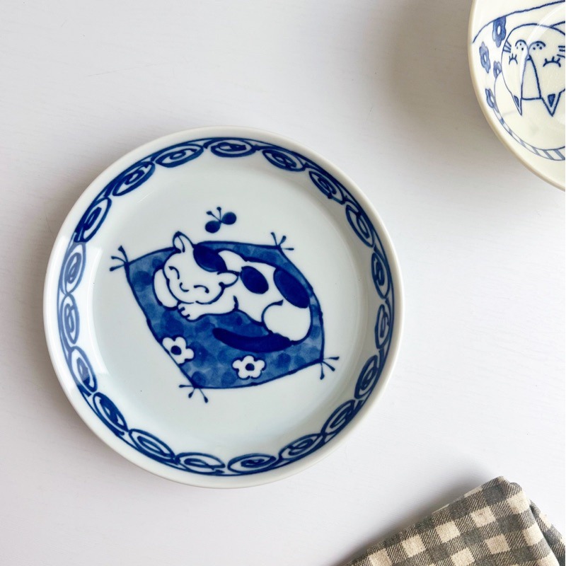 【幸沐商行】日本製Kanesada Seito懶洋午睡貓咪餐盤 盤子 碗盤 陶瓷盤 飯碗 日本食器 深盤 餐盤 淺盤-細節圖3