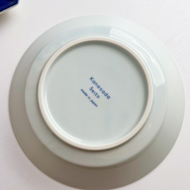 【幸沐商行】日本製貓魚海洋餐盤 盤子 碗盤 陶瓷盤 深盤 加厚 圓盤 日本食器 20.5皿 Kanesada Seito-細節圖8