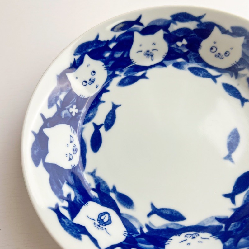 【幸沐商行】日本製貓魚海洋餐盤 盤子 碗盤 陶瓷盤 深盤 加厚 圓盤 日本食器 20.5皿 Kanesada Seito-細節圖9