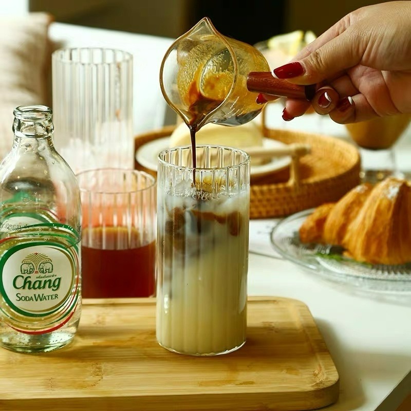 【幸沐商行】日式條紋高硼硅耐熱玻璃 咖啡杯 拿鐵 果茶杯 簡約條紋 玻璃杯 氣泡水 耐熱玻璃 啤酒杯450ml-細節圖3