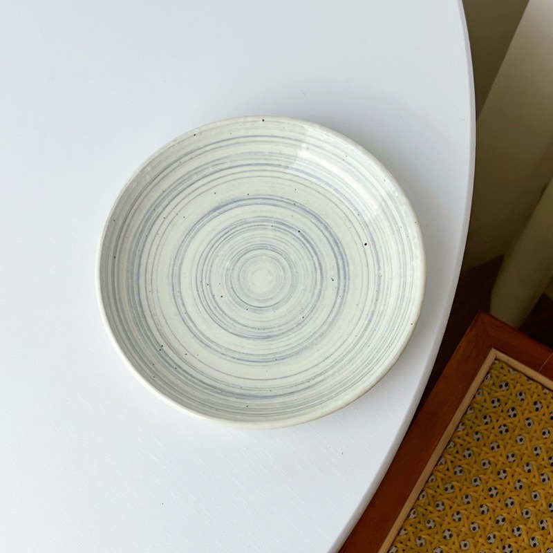 【幸沐商行】日本製梨地旋紋餐盤 盤子 碗盤 陶瓷盤 平盤 淺盤 加厚 圓盤 日本食器 12皿16皿 前菜盤 水果盤甜品盤-細節圖5