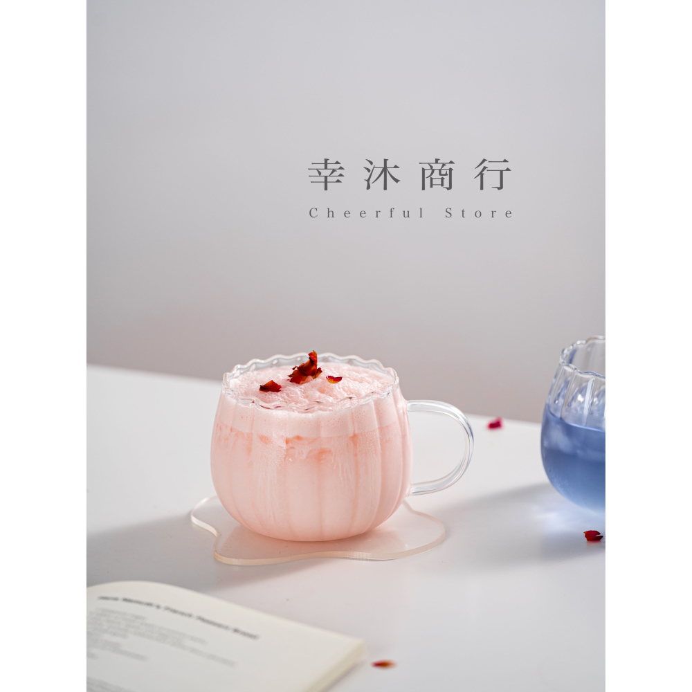 【幸沐商行】簡約條紋花瓣玻璃杯 牛奶杯早餐杯 冰拿鐵冰美式杯 花茶杯 高顏質玻璃杯 水杯 耐熱玻璃 400ml容量-細節圖2